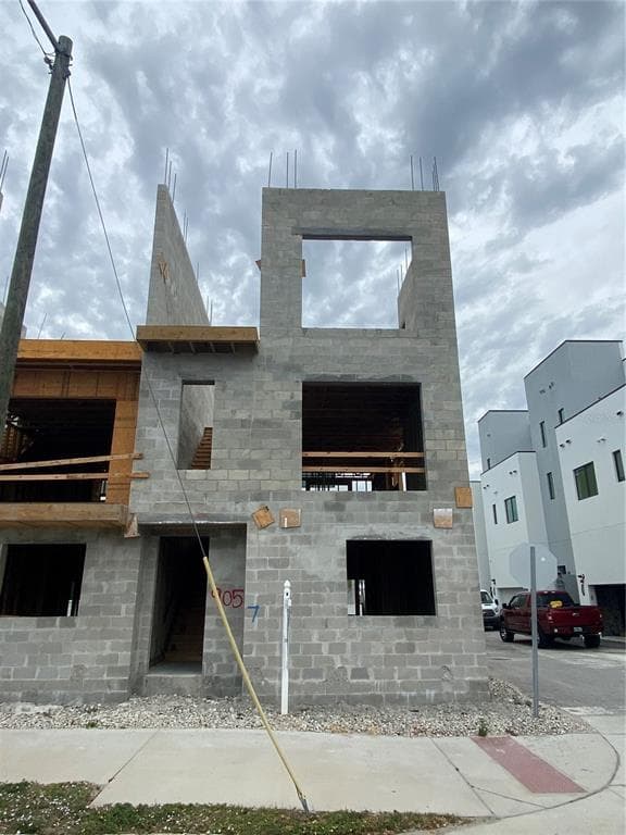 905 ARLINGTON AVENUE N ST PETERSBURG, FL 33705