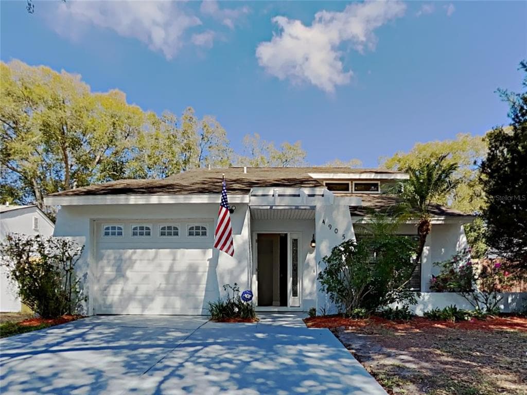 4905 TRASKWOOD COURT TAMPA, FL 33624
