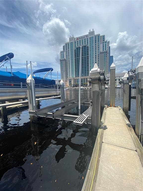 371 CHANNELSIDE DRIVE UNIT 15 TAMPA, FL 33602