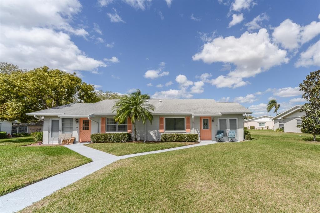 401 DE GRASSE PLACE UNIT 6 SUN CITY CENTER, FL 33573