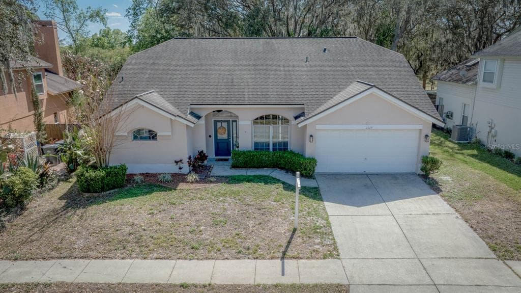 2329 NEEDHAM DRIVE VALRICO, FL 33596