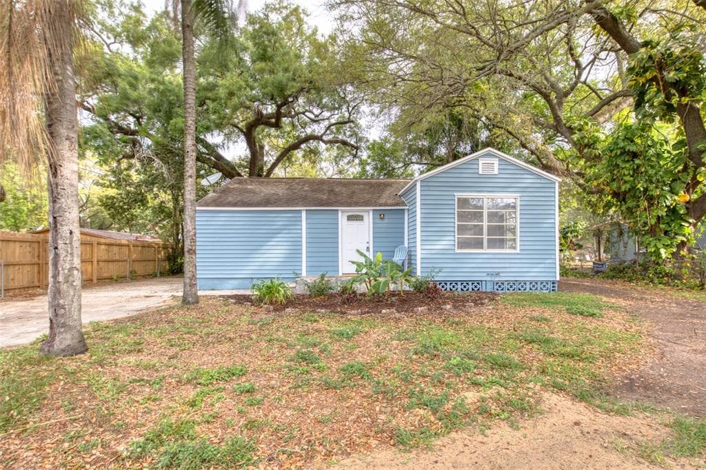 1204 E 142ND AVENUE TAMPA, FL 33613