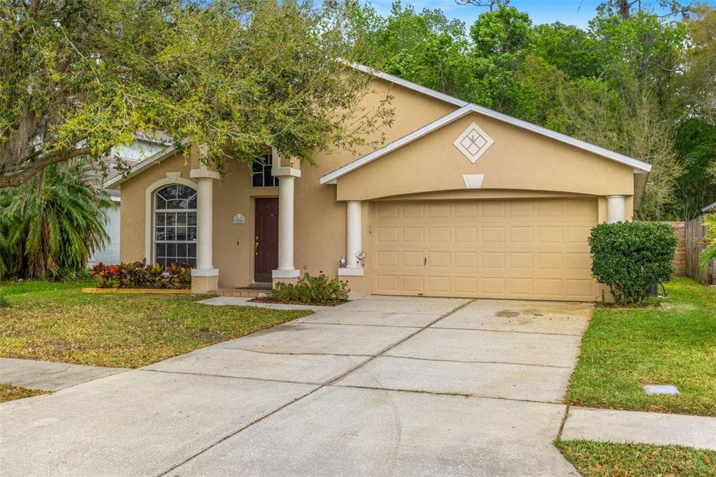 1546 FIREWHEEL DRIVE WESLEY CHAPEL, FL 33543