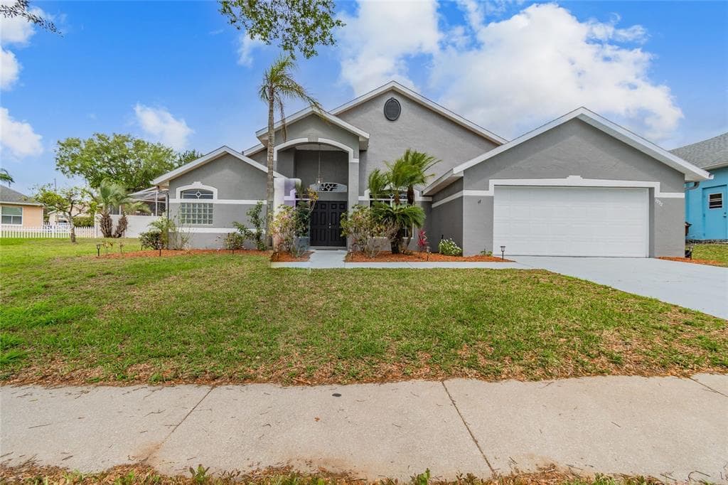 1932 SOUTHERN DUNES BOULEVARD HAINES CITY, FL 33844
