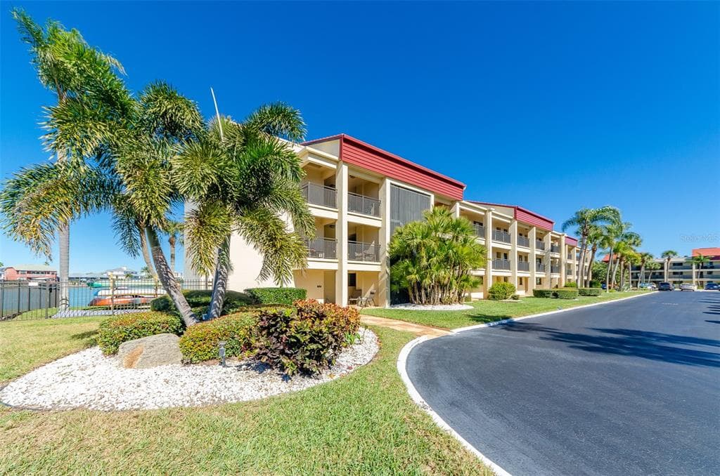 868 BAYWAY BOULEVARD UNIT 202 CLEARWATER, FL 33767