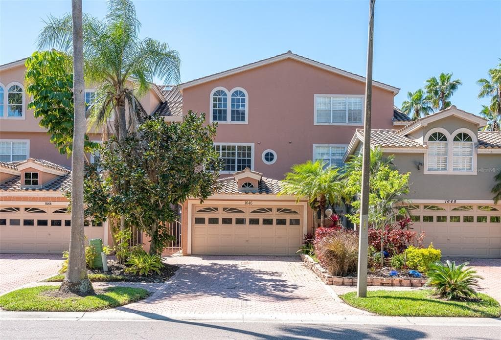 1646 LAGO VISTA BOULEVARD PALM HARBOR, FL 34685