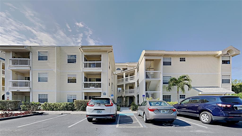 6931 STONES THROW CIRCLE N UNIT 5206 ST PETERSBURG, FL 33710