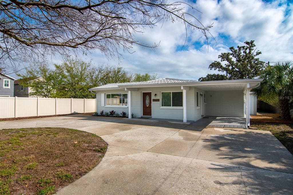 10704 59TH AVENUE SEMINOLE, FL 33772
