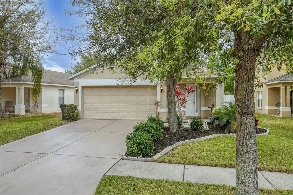 7820 CARRIAGE POINTE DRIVE GIBSONTON, FL 33534