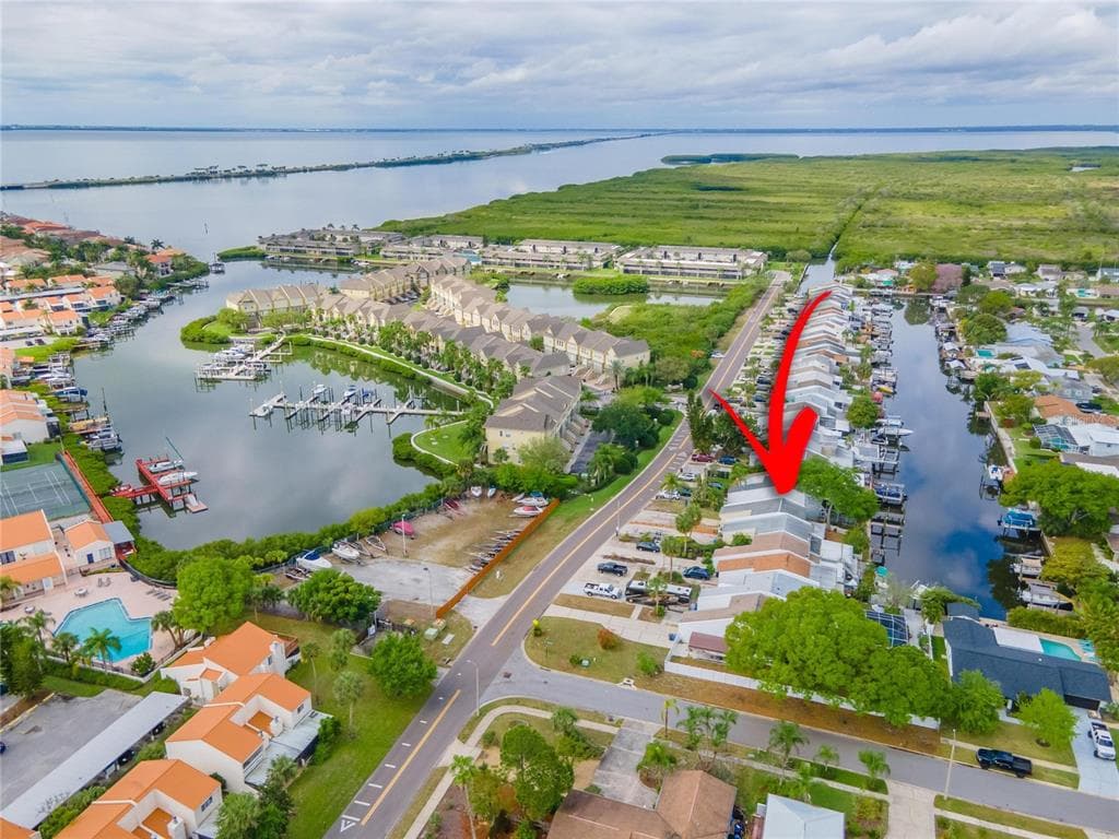 8711 BAY POINTE DRIVE TAMPA, FL 33615
