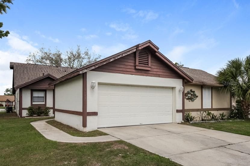 8611 DRAYTON COURT ORLANDO, FL 32825