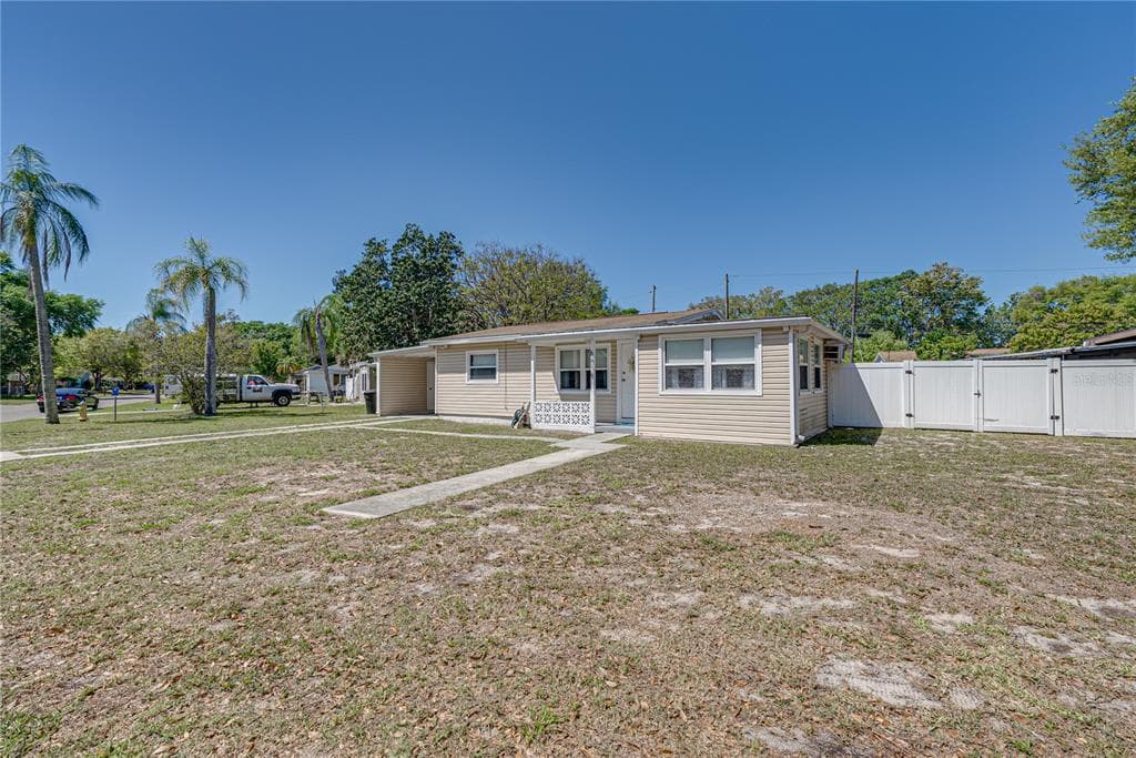 6816 13TH STREET N ST PETERSBURG, FL 33702