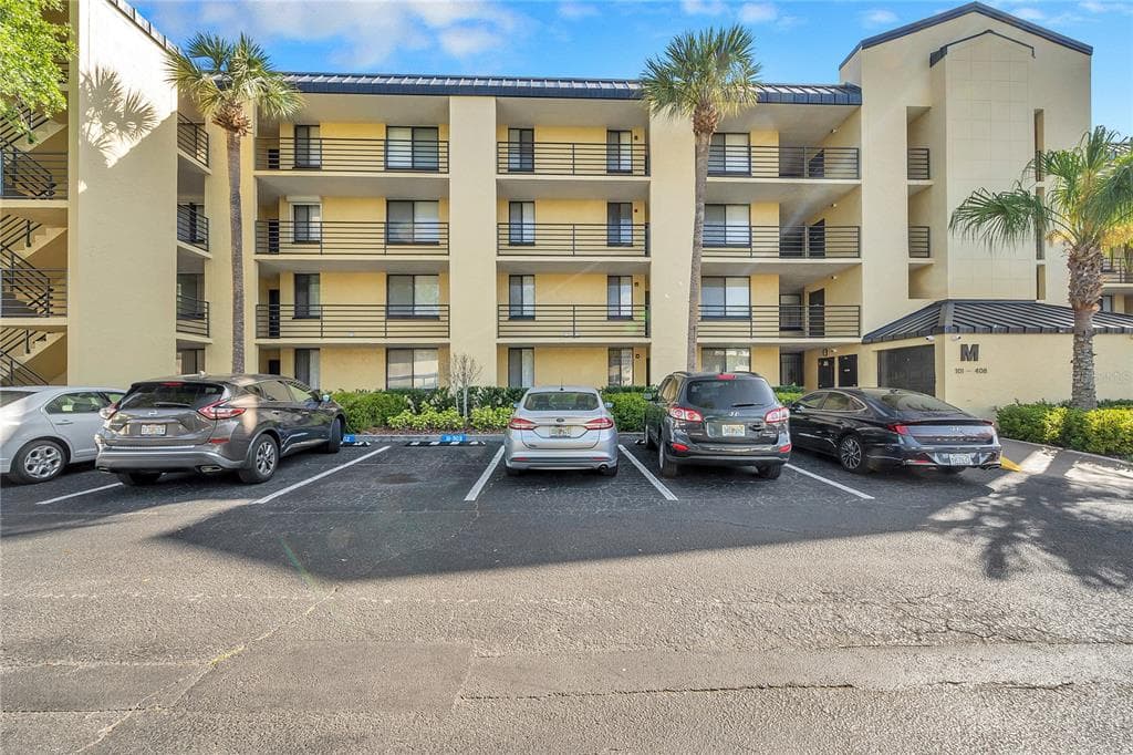 2424 W TAMPA BAY BOULEVARD UNIT M205 TAMPA, FL 33607
