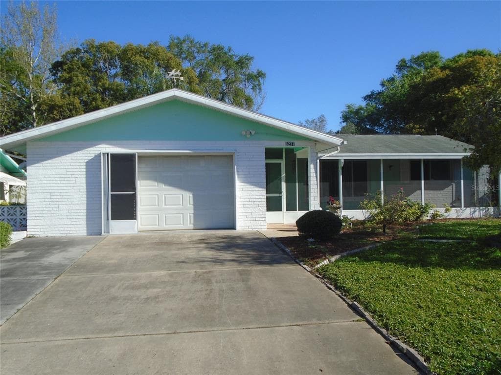 8237 FOX HOLLOW DRIVE PORT RICHEY, FL 34668