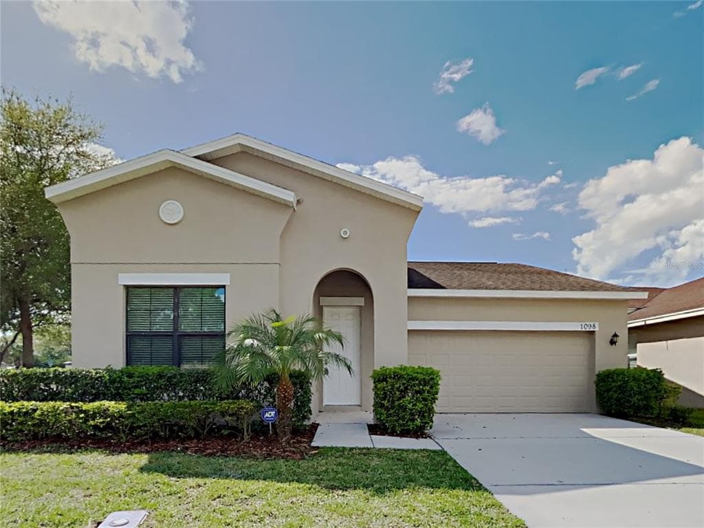 1098 HERMOSA WAY KISSIMMEE, FL 34744