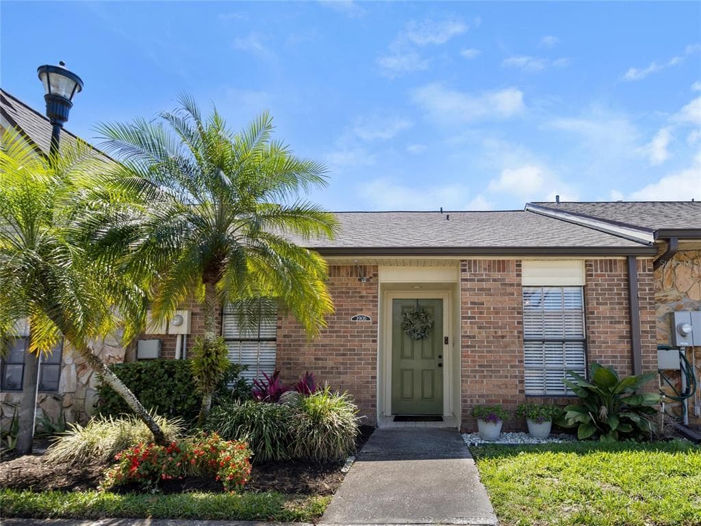 3906 CARROLL CYPRESS COURT TAMPA, FL 33614