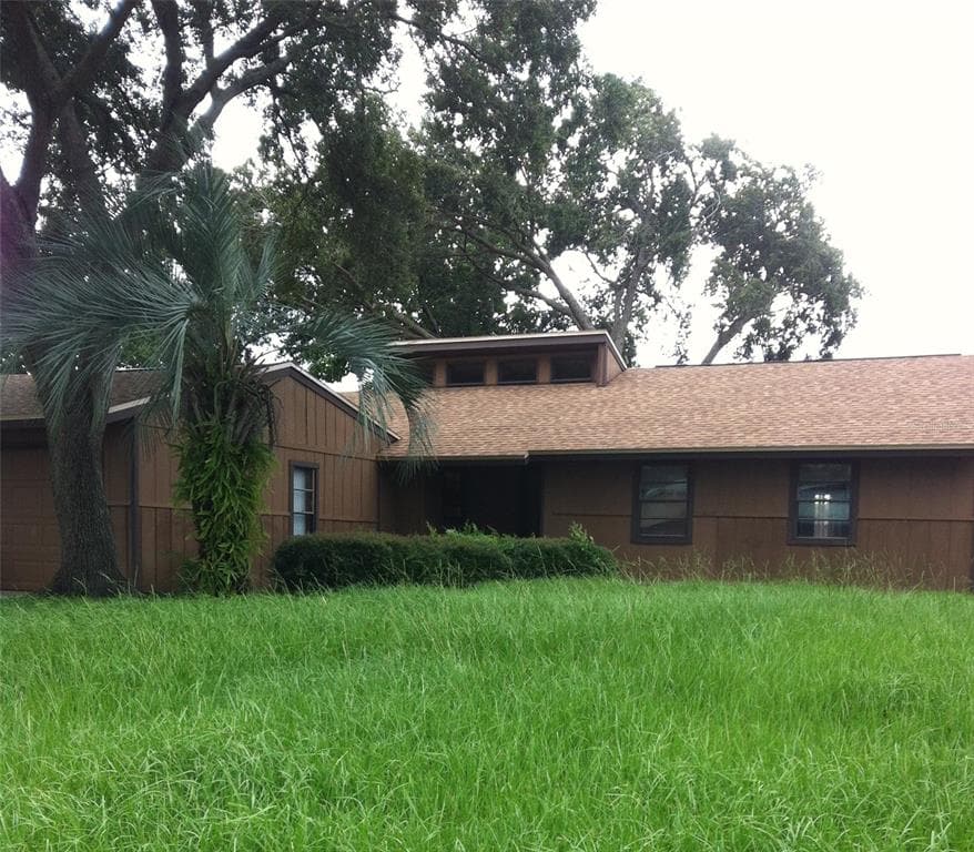 1706 LAKEWOOD LOOP