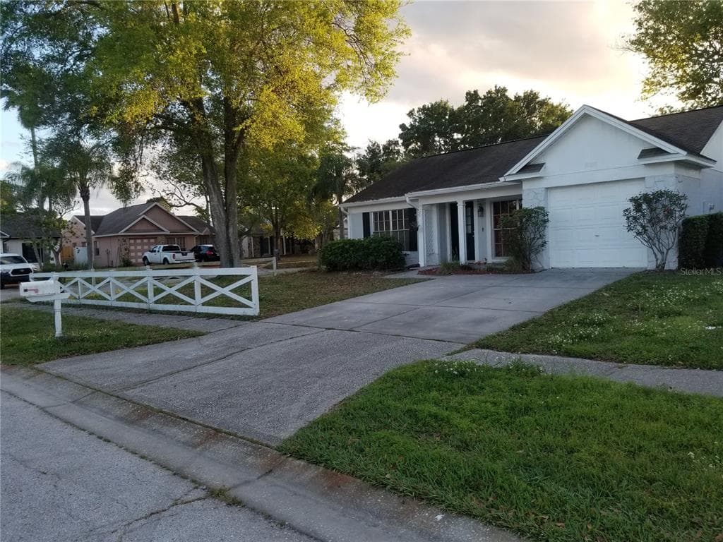 9002 DACENA VILLA PLACE TAMPA, FL 33635