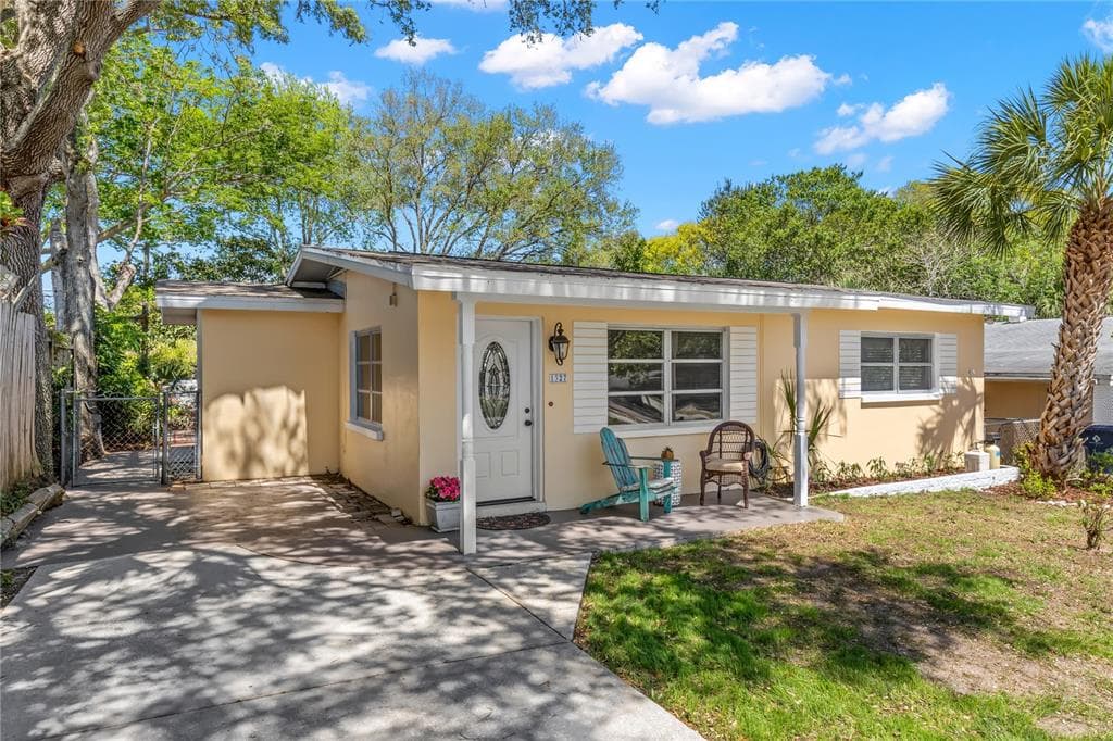 1327 ILLINOIS AVENUE PALM HARBOR, FL 34683