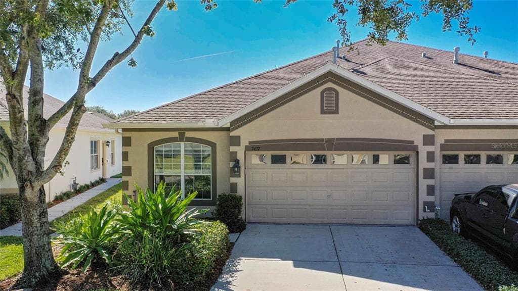 7437 SURREY WOOD LANE APOLLO BEACH, FL 33572