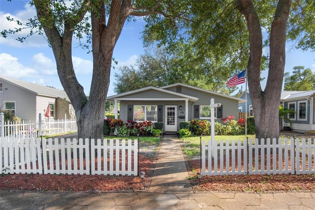 4410 BURLINGTON AVENUE N ST PETERSBURG, FL 33713