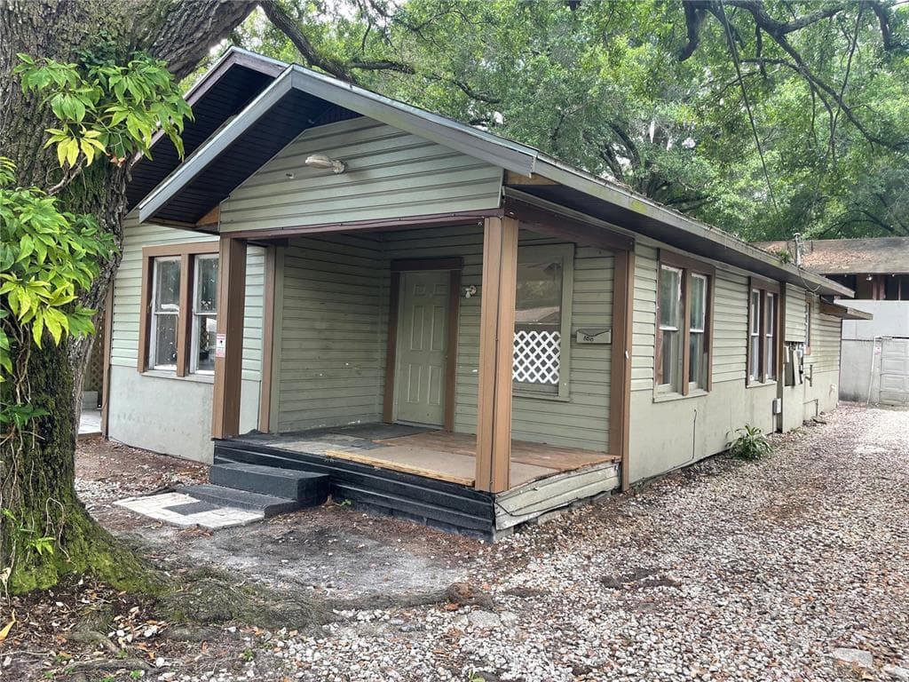 8010 N 11TH STREET TAMPA, FL 33604