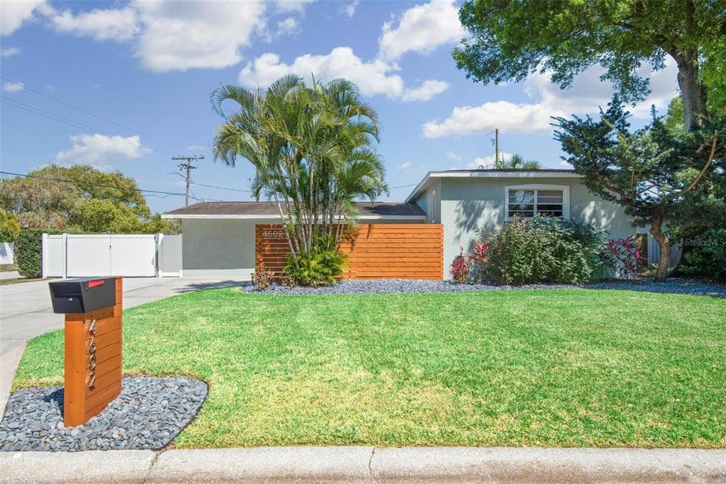 4602 S CORTEZ AVENUE TAMPA, FL 33611