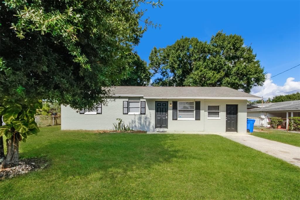 8318 CROTON AVENUE TAMPA, FL 33619