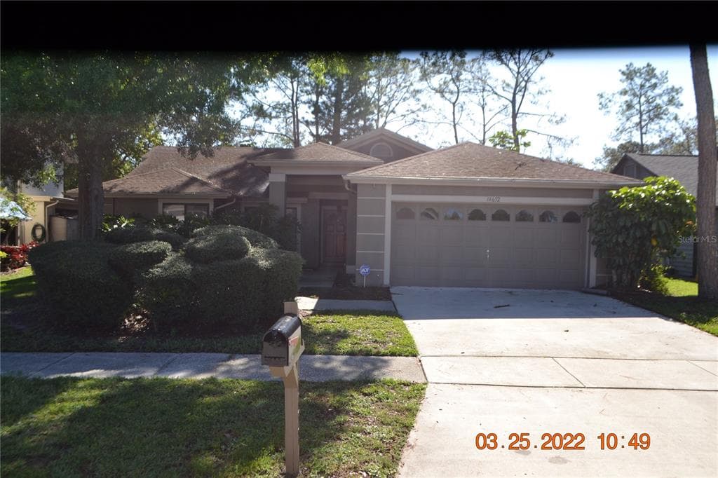 14652 VILLAGE GLEN CIRCLE TAMPA, FL 33618