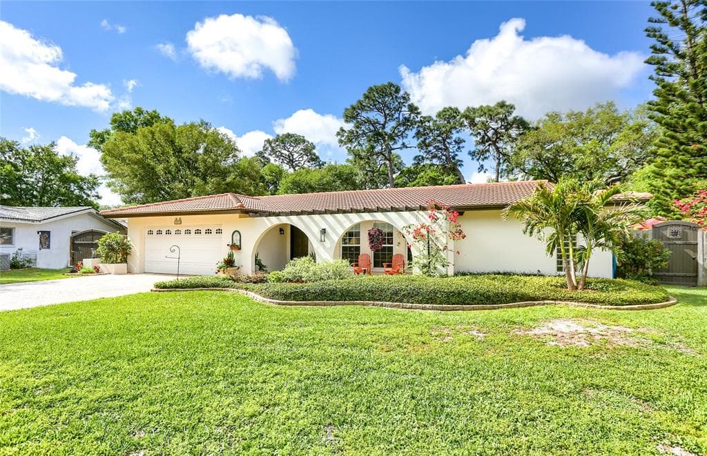 1541 PENNWOOD CIRCLE S CLEARWATER, FL 33756