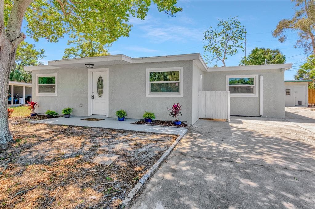 9246 88TH WAY SEMINOLE, FL 33777