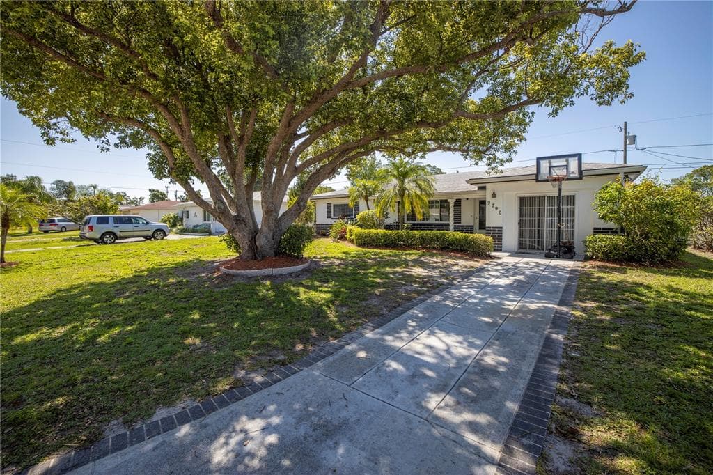 9796 52ND TERRACE N ST PETERSBURG, FL 33708
