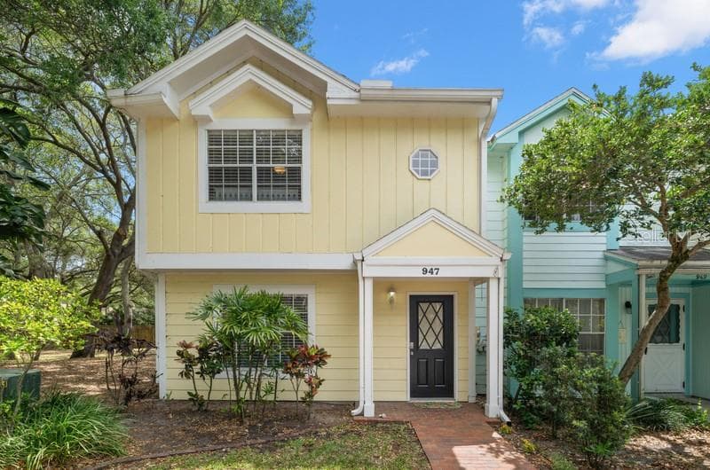 947 HAMILTON COURT PALM HARBOR, FL 34683
