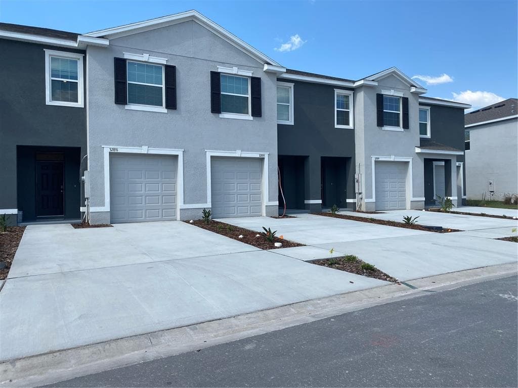 32891 PEZ LANDING LANE WESLEY CHAPEL, FL 33543