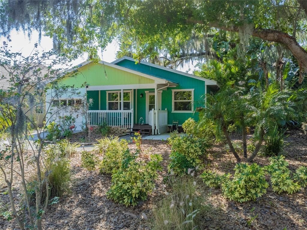 321 11TH AVENUE S SAFETY HARBOR, FL 34695