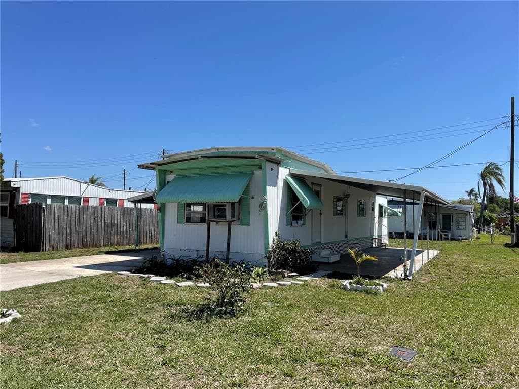 2128 SHADY COVE DRIVE HOLIDAY, FL 34691