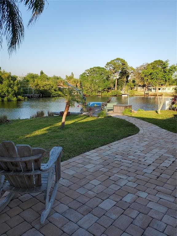 6715 W FLAMINGO WAY S ST PETERSBURG, FL 33707