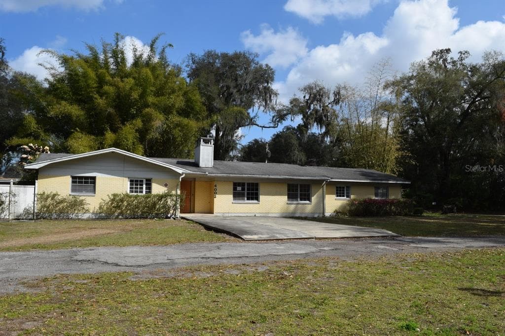 4002 THONOTOSASSA ROAD PLANT CITY, FL 33565