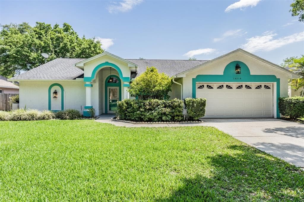 15315 CARROLLTON LANE TAMPA, FL 33624