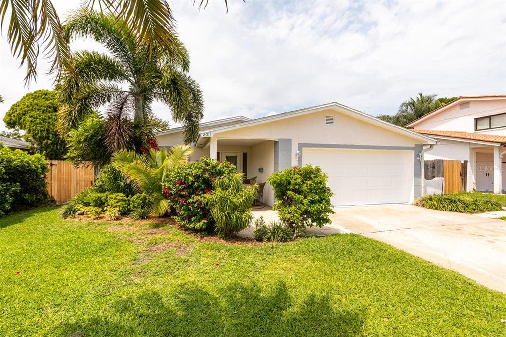 2011 MONTANA AVENUE NE ST PETERSBURG, FL 33703