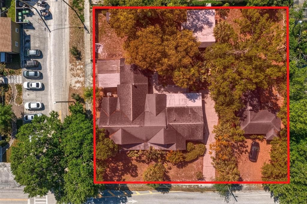 211 S GOMEZ AVENUE TAMPA, FL 33609