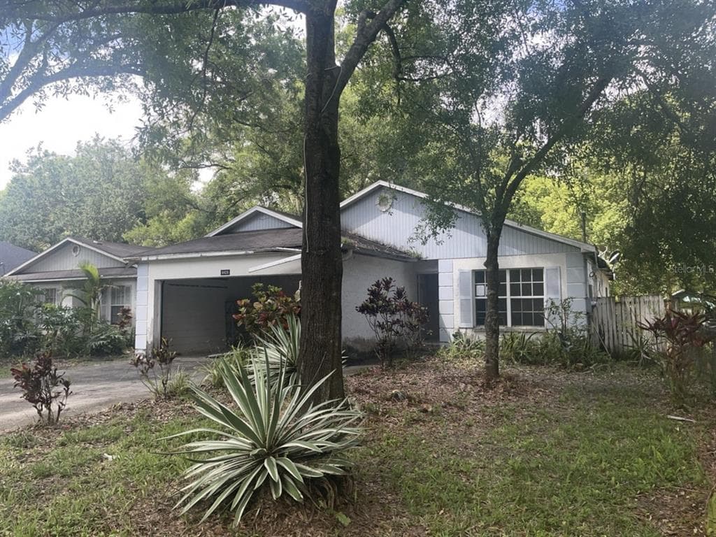8428 N PACKWOOD AVENUE TAMPA, FL 33604