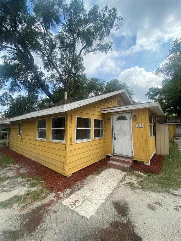8103 N BROOKS STREET TAMPA, FL 33604