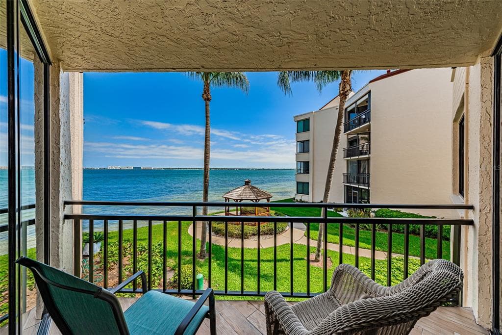 5825 PUERTA DEL SOL BOULEVARD S UNIT 274 ST PETERSBURG, FL 33715