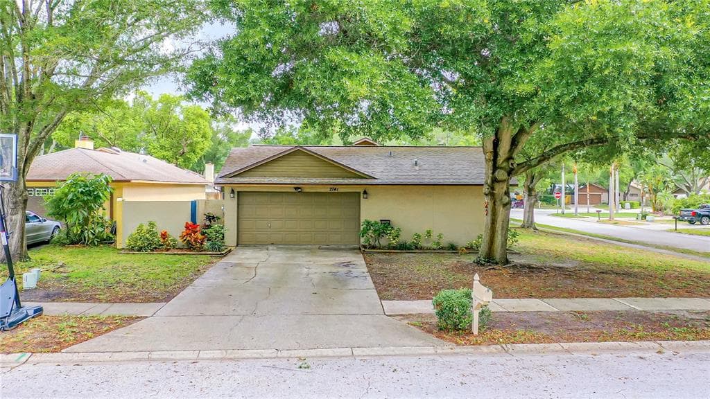 2741 NICOLE CIRCLE PALM HARBOR, FL 34684