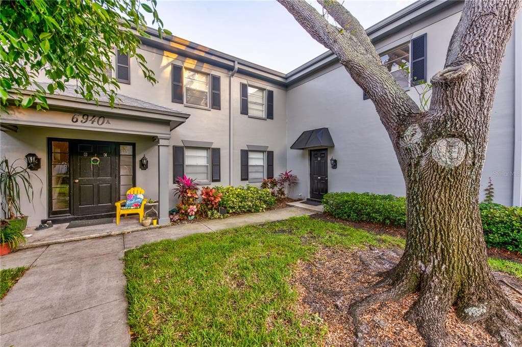 6940 A SUNSET DRIVE S UNIT 2D SOUTH PASADENA, FL 33707