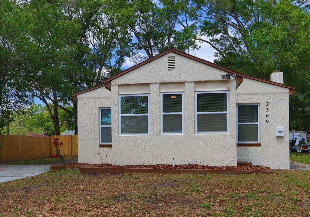 2569 QUEENSBORO AVENUE S ST PETERSBURG, FL 33712