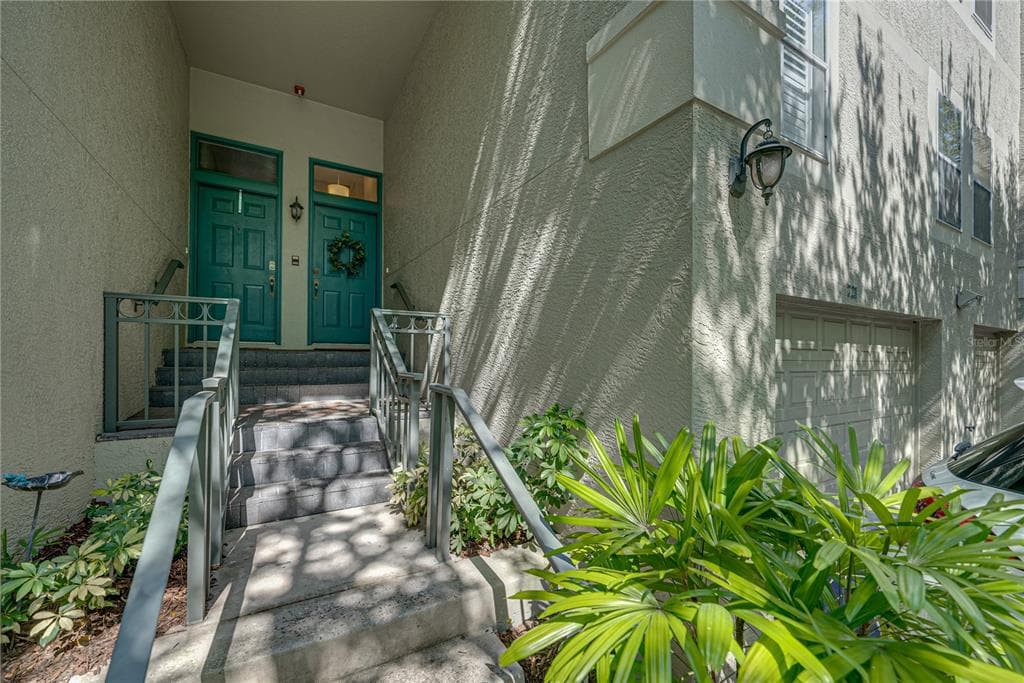 721 SEAGATE DRIVE UNIT 721 TAMPA, FL 33602