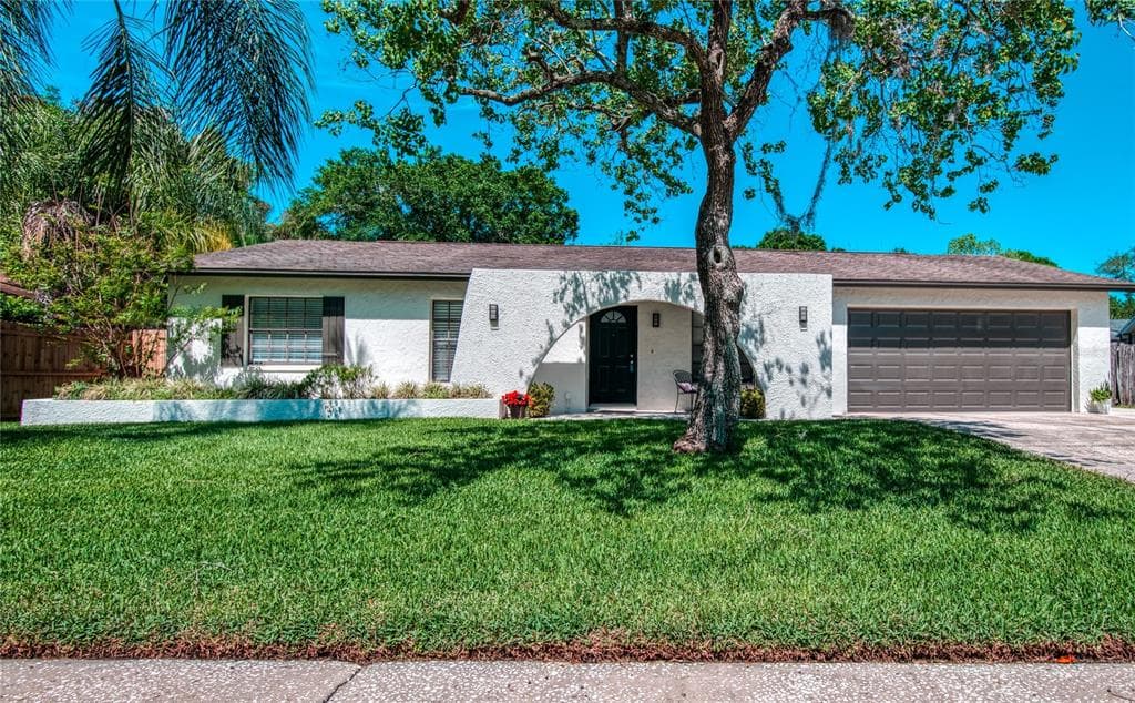 4321 FOXGLEN LANE TAMPA, FL 33624
