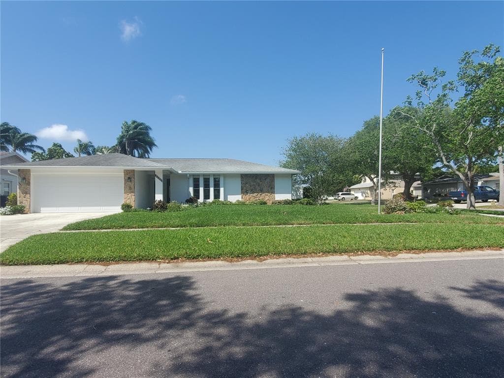 8305 121ST PLACE LARGO, FL 33773